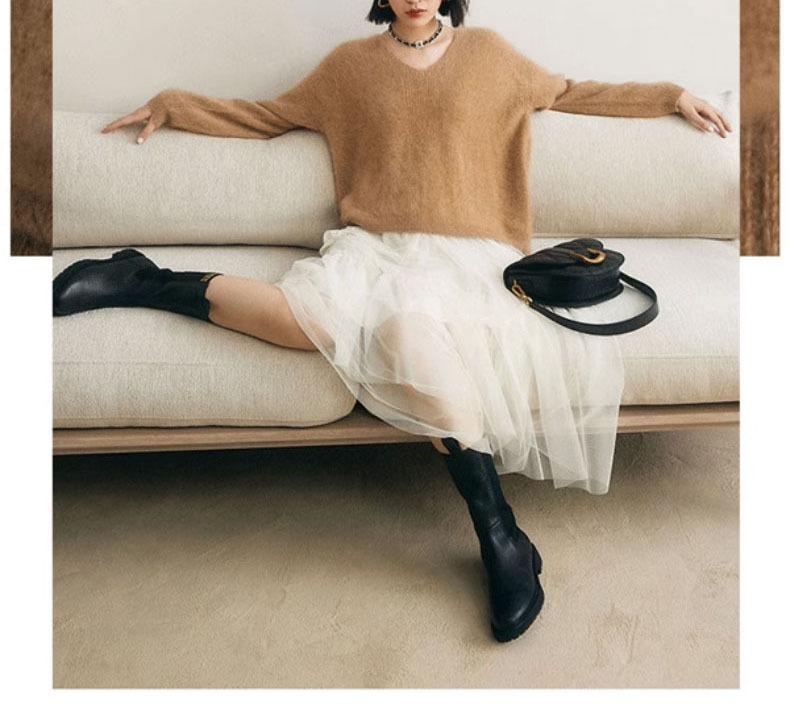 Women's High-End French V-Neck Sweater – Soft, Long-Sleeved, Solid Color Knitwear for Autumn & Winter, Loose Fit, Trendy Style.