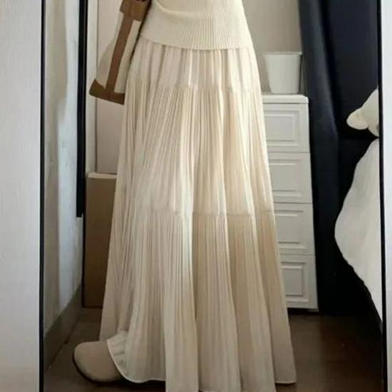 Women's V-neck Knit T-shirt & High-waisted Pleated Skirt Set