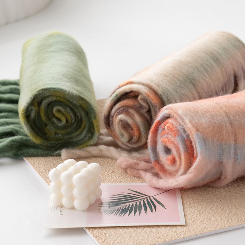 Neuer Mohair Regenbogen Kontrastierender Karoschal für Damen im Winter, warm und dick, mit großer Pompon-Quaste und Schal im lässigen Stil