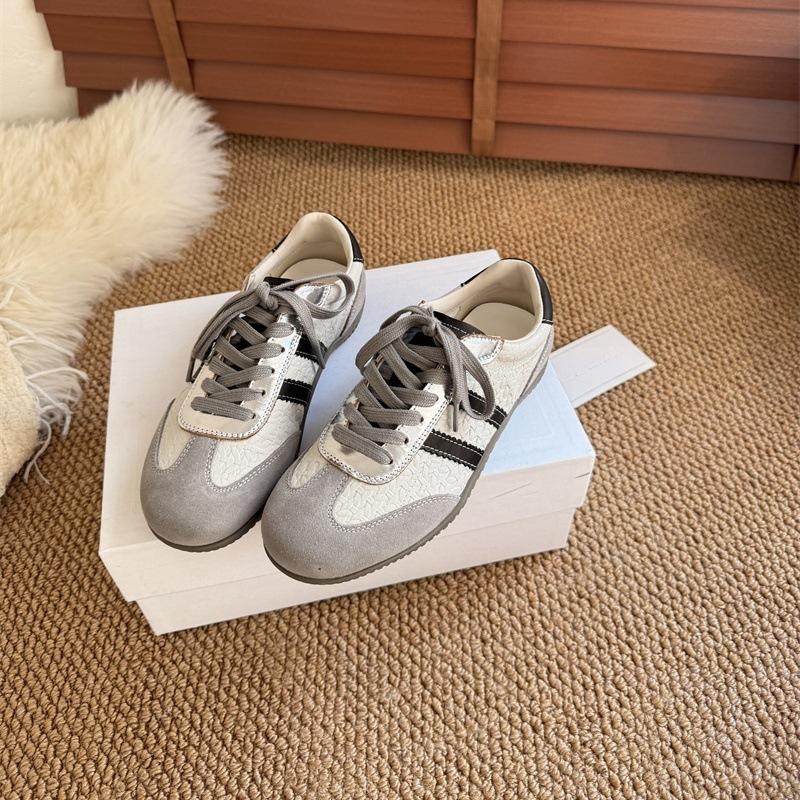 In the Autumn of 2025, the New Retro Color Matching Versatile Board Shoes with Soft Soles Are Easy To Wear, and the Argand Training Shoes Are Outdo