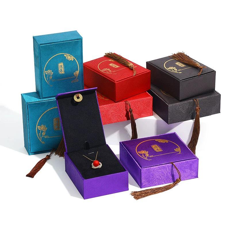 Retro Chinese Style Linen Tassel Jewelry Box for Buddhist Beads, Jadeware, Emerald Rings, and Necklaces