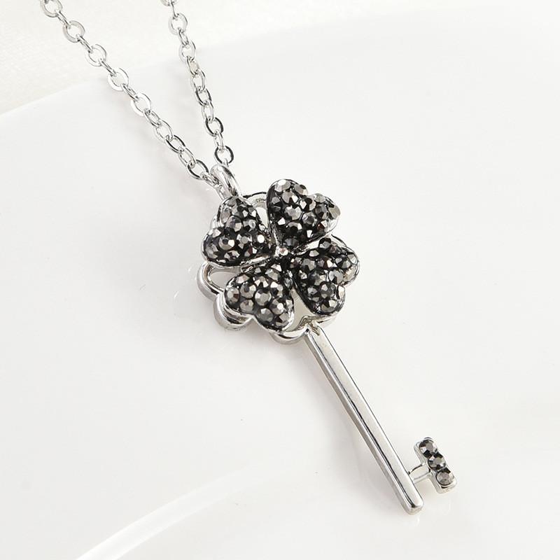 Beautifully Packaged Four Leaf Clover Necklace Perfect For Weddings And Travel Memories
