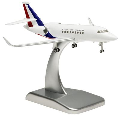 Hogan Wings Dassault Falcon 2000S French Air Force Finished Model 1/200 F-RAFC