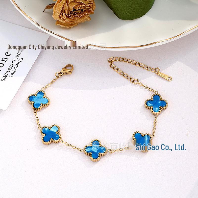 Náramek čtyřlístek, oboustranný šperk na ruku, titanová ocel tónovaná 18K zlatem, dlouhotrvající barva, všestranný šperk.