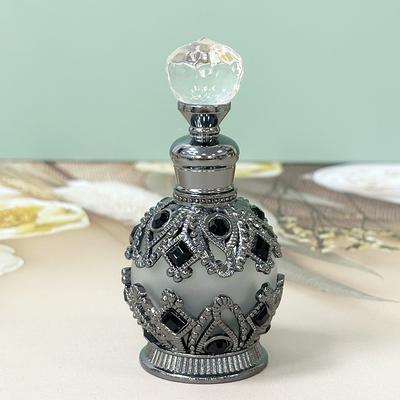 15ml Decorative Perfume Bottle Refillable Glass Container with Ornate Metalwork and Crystal Stopper for Essential Oils Fragrance Storage