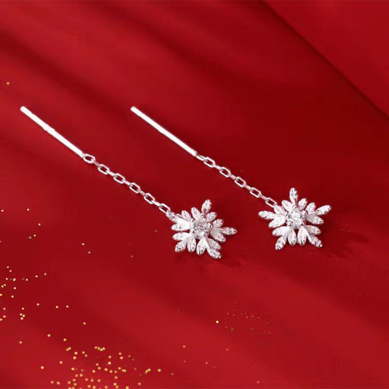 2025 New Snowflake Tassel Dangle Earrings: Light Luxury Christmas Ear Jewelry for Women