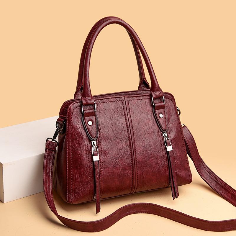 Large Capacity Commuter Tote Bag High Quality Leather Shoulder Locomotive Bag Retro Handbag Generation