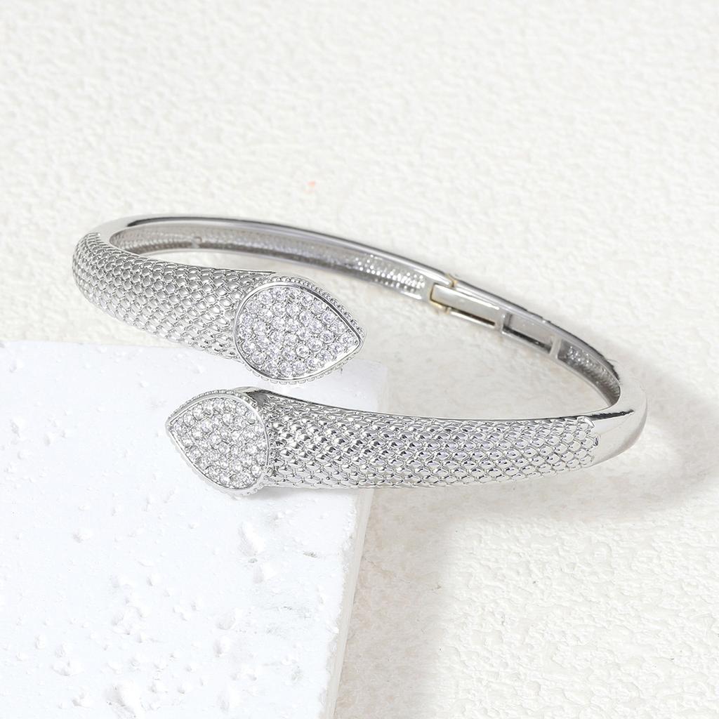 European and American Fashionable Temperament, Simple Hand Jewelry, Atmospheric Two-color Bracelet, Same Style