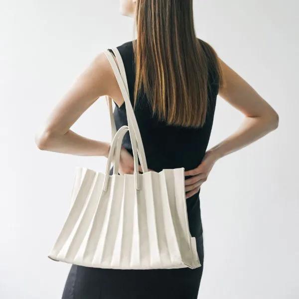 Lucky Pleats Canvas Coated Shopper L (2color)