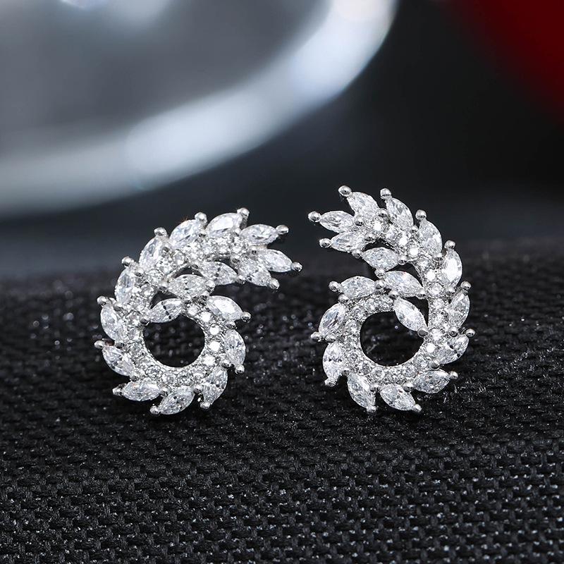 Geometric Rice Ear Metal Stud Earrings with Rhinestone Accents and Hollow Design