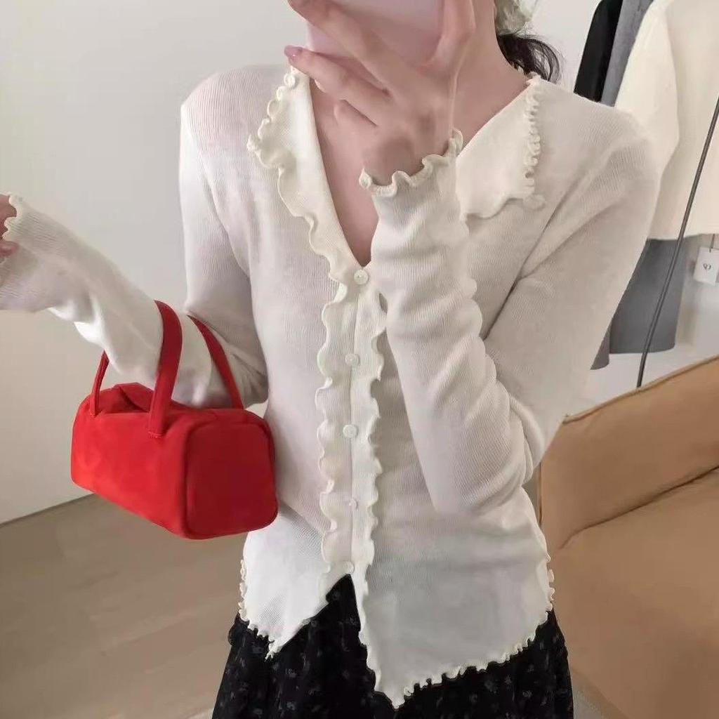 Chic V-Neck Long Sleeve Knit Top with Ruffle Edge