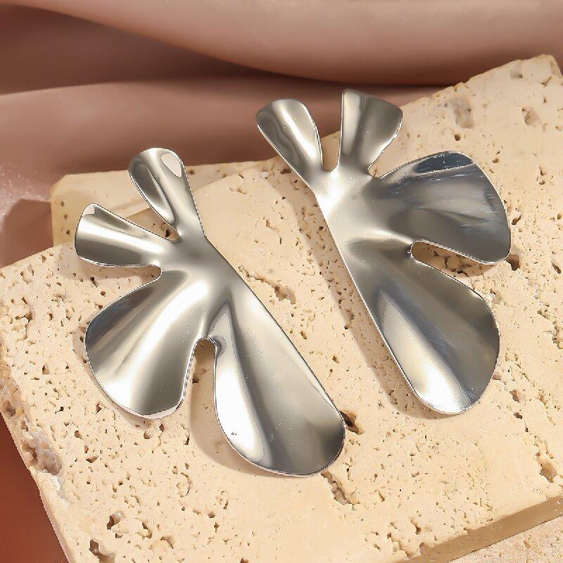 Women's European Style Irregular Petal Floral Dangle Earrings, Trendy Edgy Sophisticated Statement Design