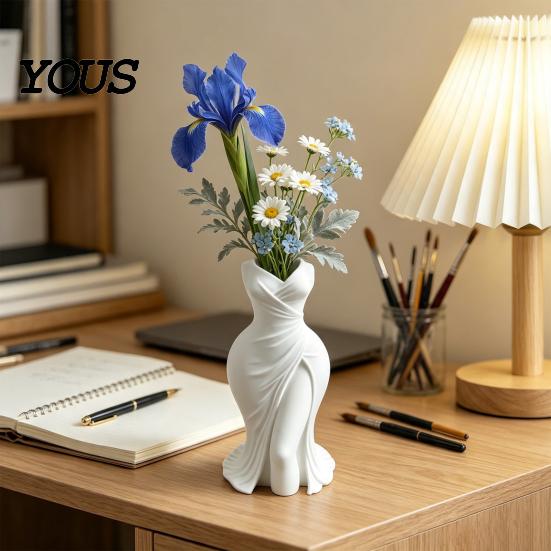Unique Aesthetic Room Accessory Elegant Dress Shaped 3D Printed Vase, Modern Minimalist Sculpture for Light Luxury Table Decor Home Decor, Artistic