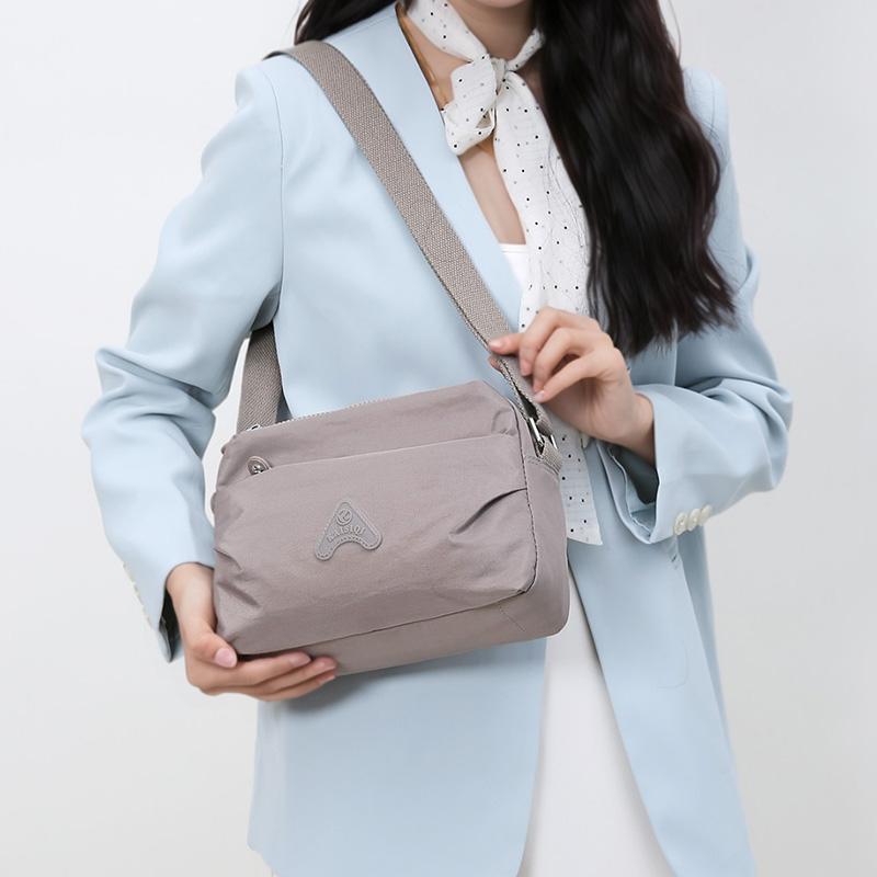 Women's Multi-Pocket Shoulder Bag Nylon Small Bag Lightweight Crossbody Bag