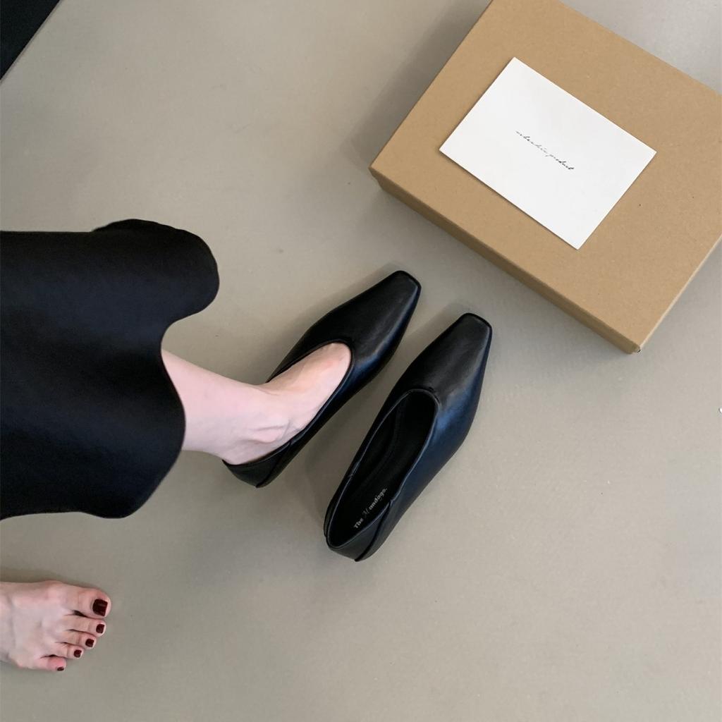 Płytkie miękkie skórzane pojedyncze buty damskie 2025 jesień cienkie buty z kwadratowym noskiem retro na niskim obcasie buty babci super miękkie francuskie buty do pracy