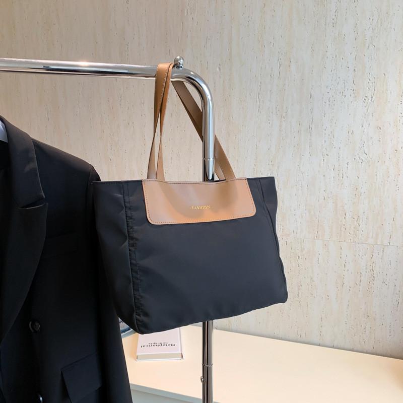 Bolsa Tote Feminina Estilosa de Grande Capacidade 2024 Nova Bolsa de Ombro de Primavera Para o Trabalho Moda de Rua