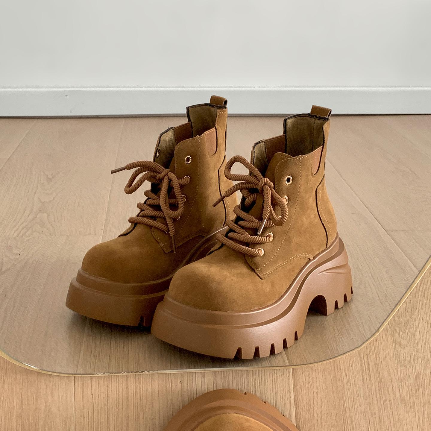 

Ботинки Мартина на толстой подошве с маленьким толстым каблуком в стиле ретро для фанаток Queen, женские 2025, новые осенние универсальные короткие ботинки, увеличивающие рост 39 жёлтый