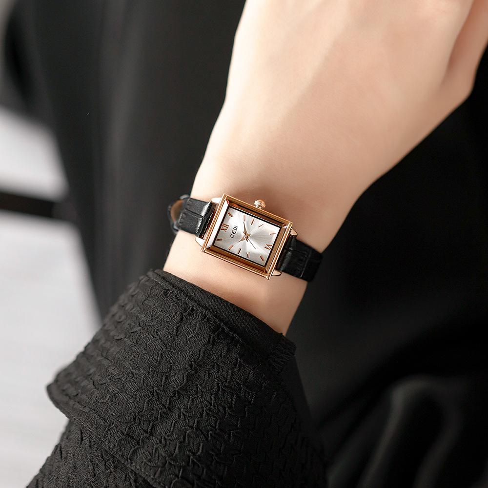 Uhren für Frauen Neue Nische Studenten Einfache Kleine Quadratische Uhr Modetrend Damen Gürteluhr