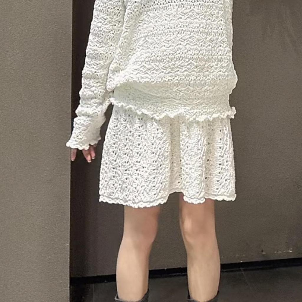 Available 2026 Spring High-Waisted A-Line Knit Midi Skirt for Women - Light Luxury Style, Slimming, Versatile & Simple.