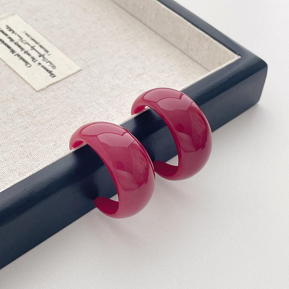 Liu Yifei Style Resin Ear Cuffs: s925 Sterling Silver Needle, Versatile and Fashionable Earrings for Women.