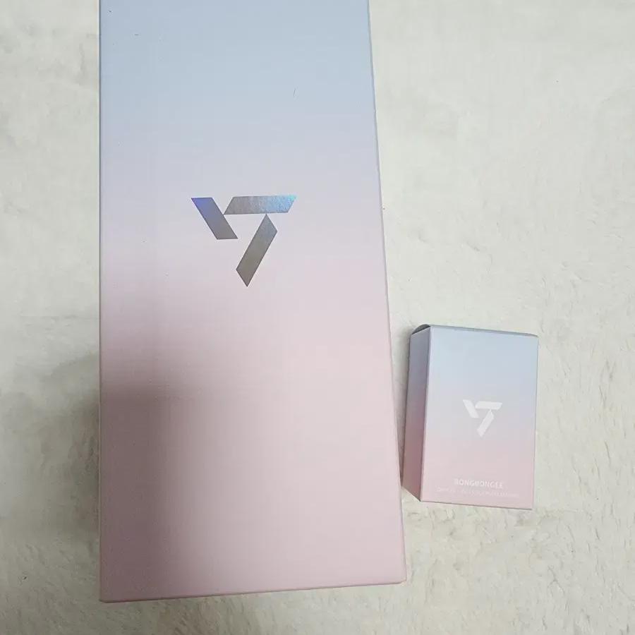 

Seventeen 10th Anniversary Lightstick Bong+bonbong Sells Stick Parts.