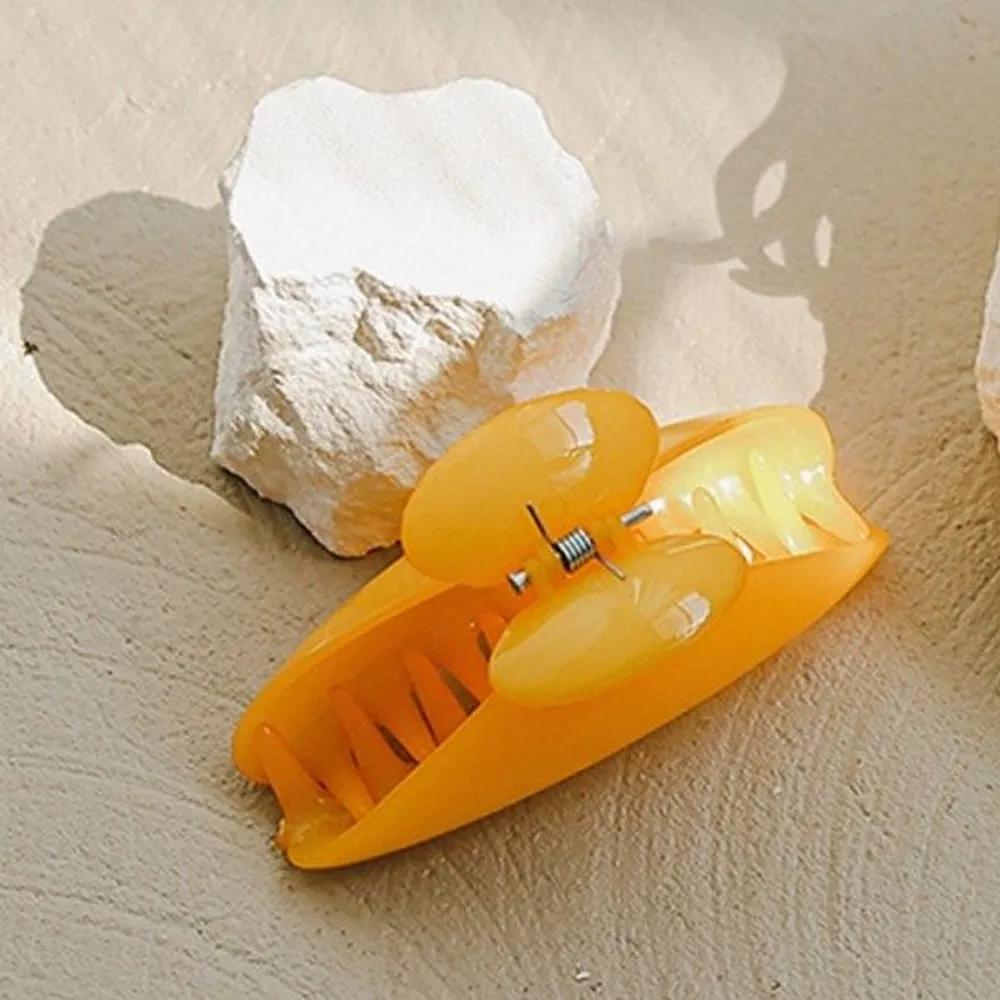 bydaisy Italian Banana Hair Clip Bh0950
