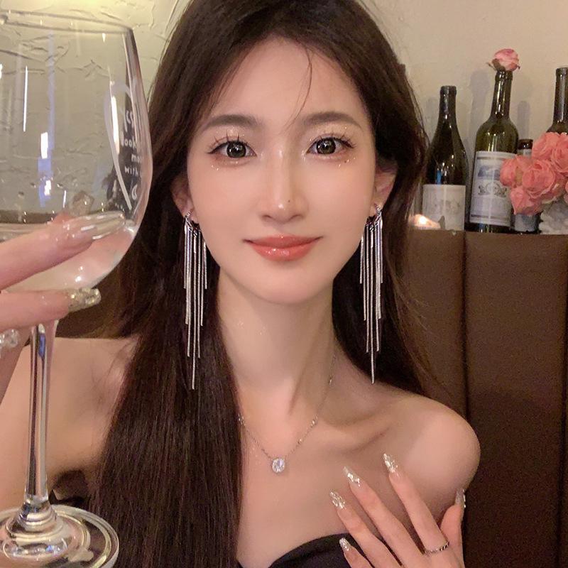 

Korean-Style Water Drop Tassel Ear Cuff - High-End Luxury Fashion Earrings