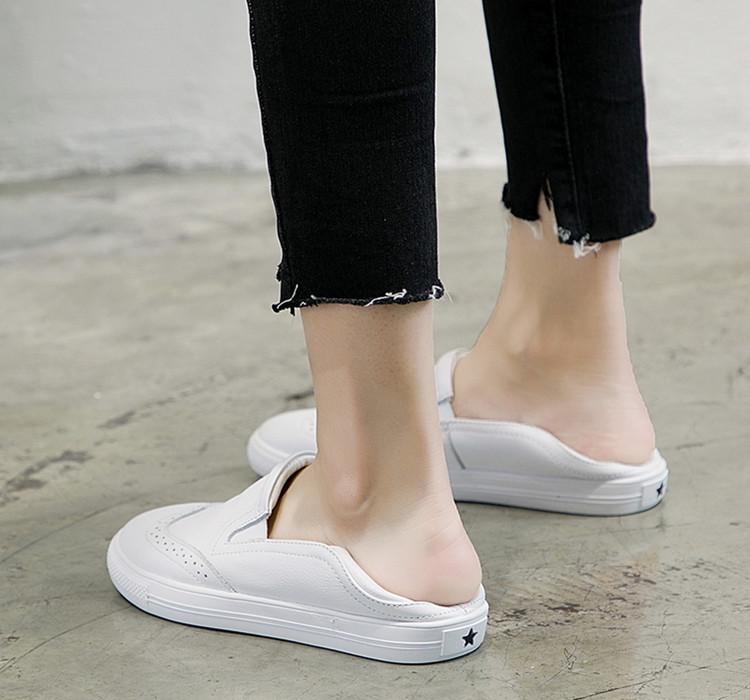 Dámské bílé mokasíny z hovězí kůže: Všestranné kožené nazouvací boty pro jaro/léto 2025