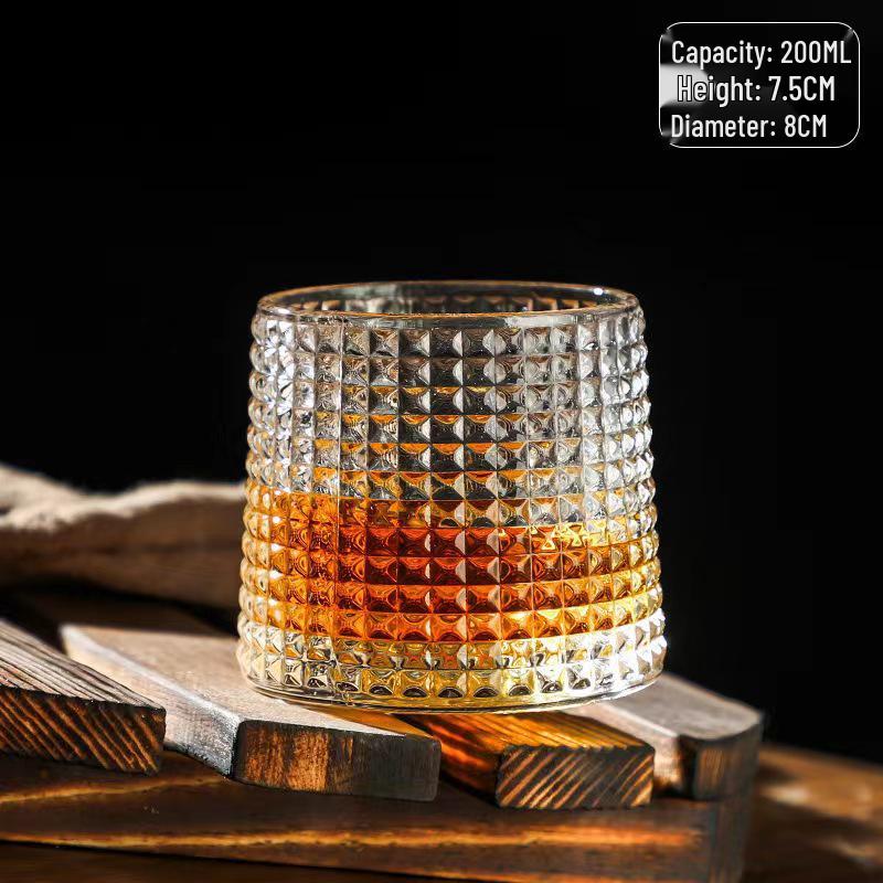 Elegantní sklo: Víceúčelové sklenice na víno, pivo, whisky a večírky