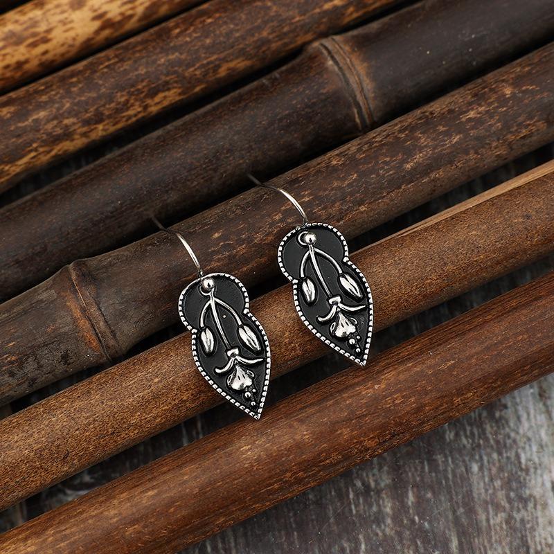 Vintage Silver Color Flower Leaf Dangle Earrings Metal Carving Earrings for Women