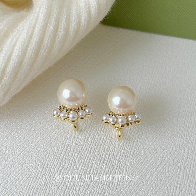 Red pearl ear clips~ niche design simple temperament pearl stud earrings autumn and winter fashion high-end earrings without earrings