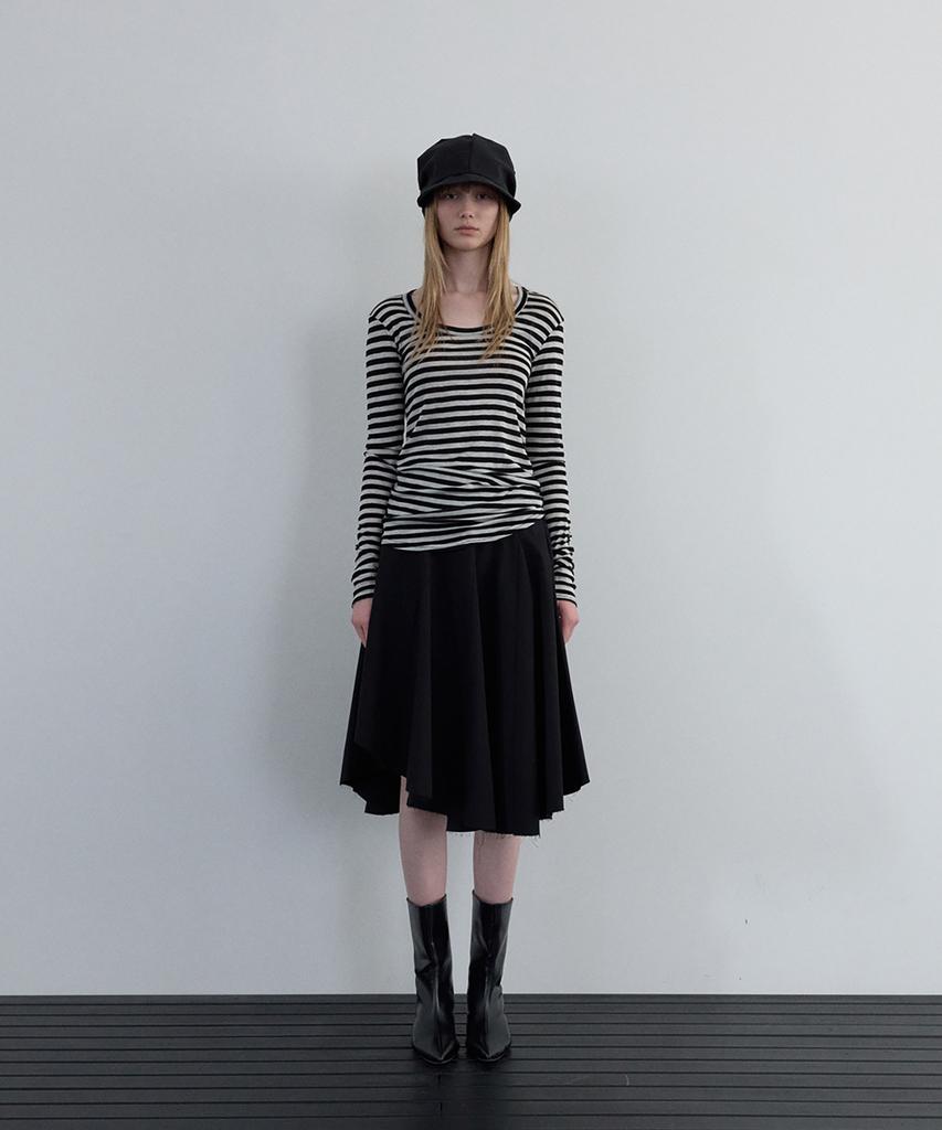 Unessin U-Neck Stripe T-Shirt