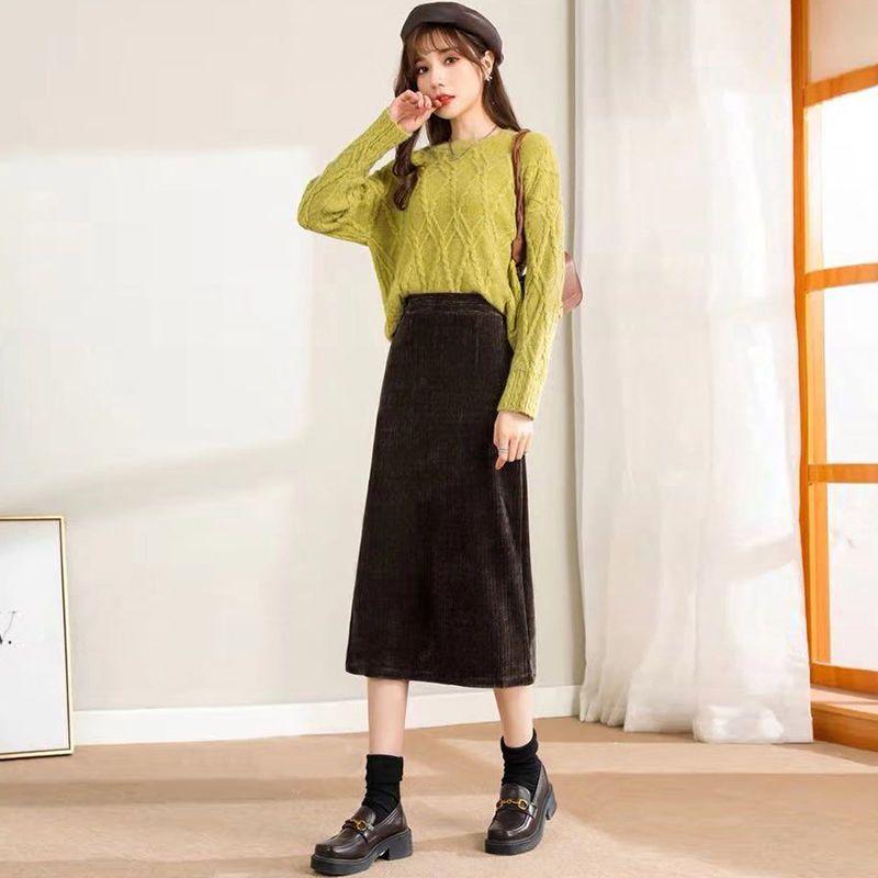 Stunning and Chic High-Waisted Velvet Skirt for Women, Autumn and Winter Straight-Style Skirt