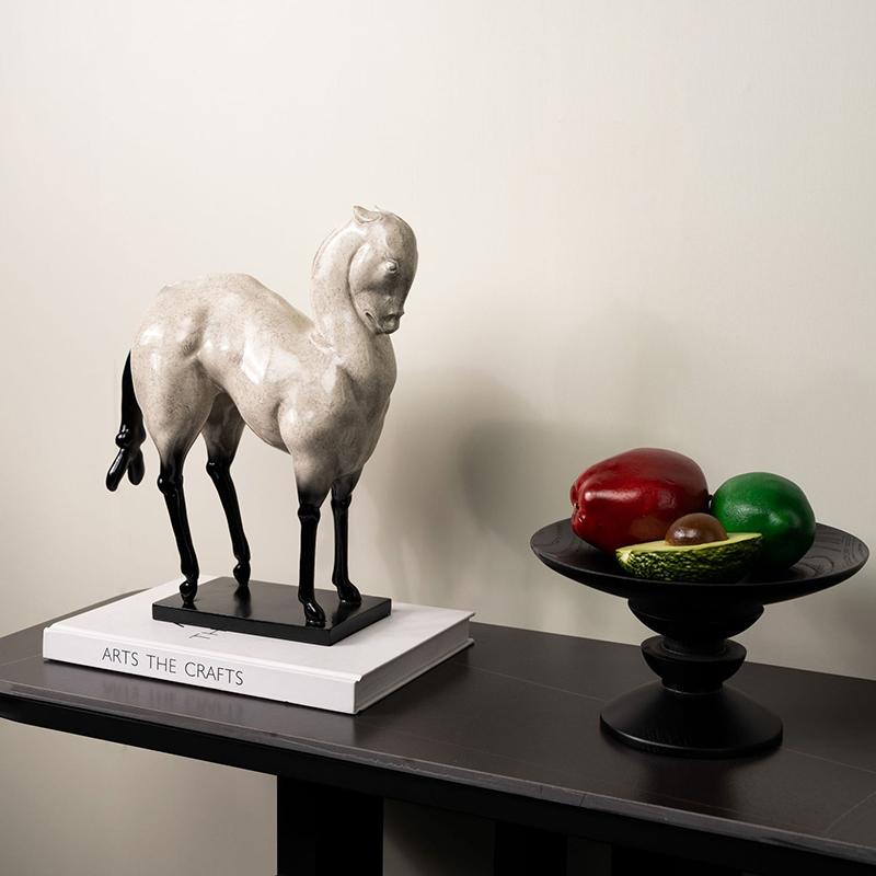 Retro Figurine Luxury Living Room Decoration Horse Miniature Sofa Beside Interior Ornaments Figurine Nordic Funny Gift Figurines