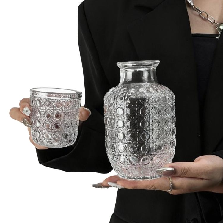 Hochwertiges geprägtes Glas Trinkgeschirr Set Abendessen Getränke Behälter Langlebige Reliefkelche Geeignet für verschiedene Anlässe