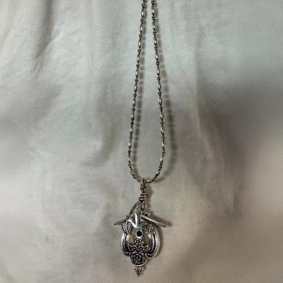 Birdhouse Necklace Retro Birdhouse Pendant Necklace Hypoallergenic Birdhouse Necklace for Casual Wear Street Party
