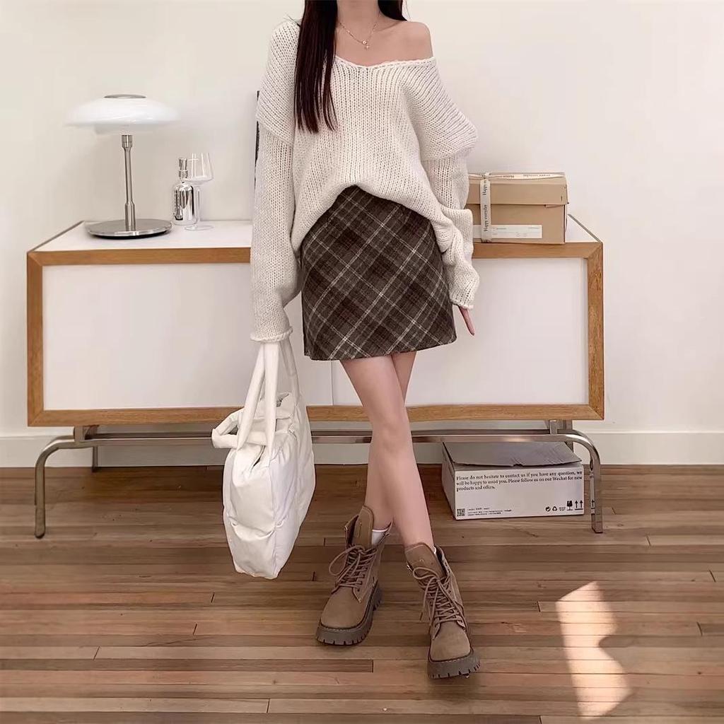 Wool Plaid A-line Mini Skirt - Women's 2025 Autumn/Winter Retro High-Waisted Hip-Hugging Style