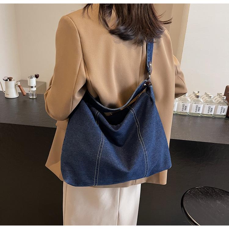 Korean version of casual washed denim bag women's 2025 new fashionable versatile large-capacity shoulder bag underarm bag