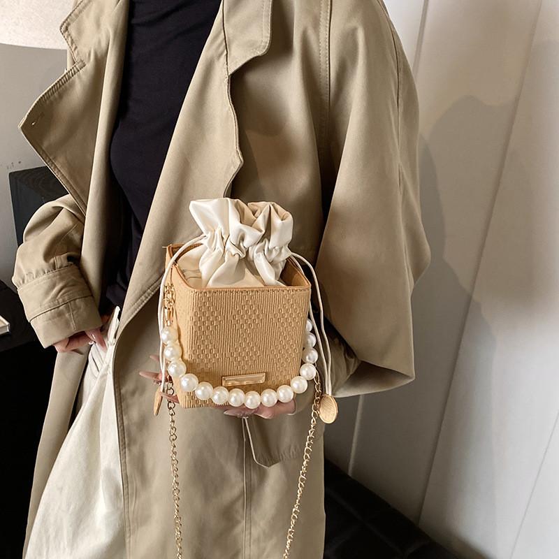 Fashionable Minimalist Small Shoulder Bag For Women Trendy Autumn Style In Black Brown White Pink And Khaki