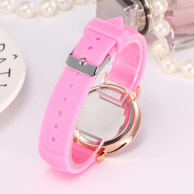 Trendy Silicone Quartz Wristwatch for Couples & Students - Simple Fashion Design for Women