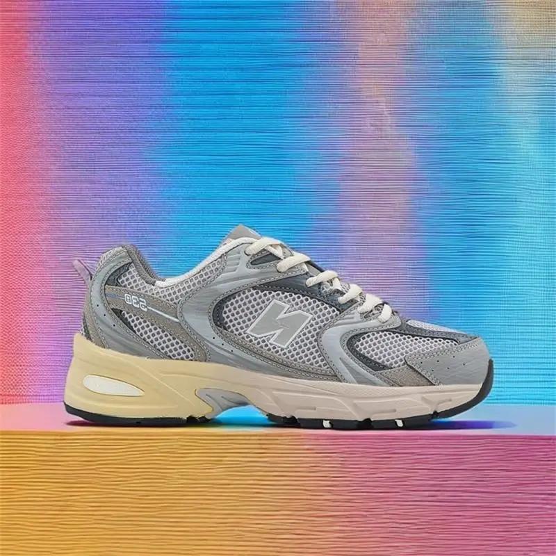 Nowe codzienne małe białe buty Wszechstronne, oddychające, podwyższone buty sportowe i europejskie oraz amerykańskie trendy budzące buty codzienne