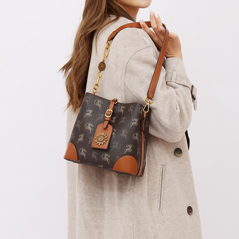 IELGY Premium Retro Bucket Bag, Fashionable Versatile Portable Shoulder Messenger Bag