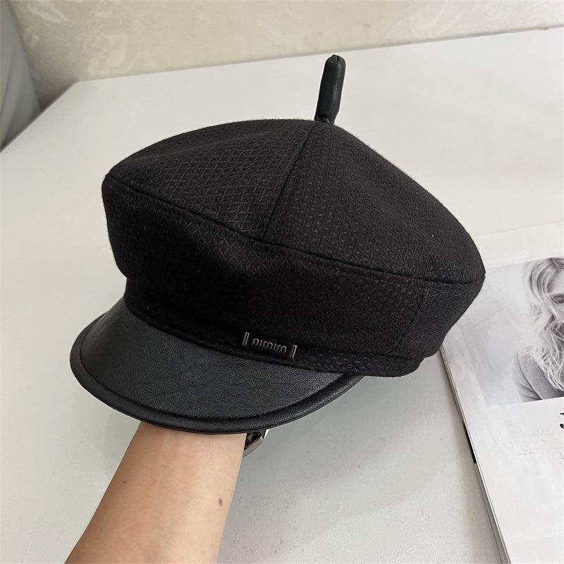 

Осень и зима новая кепка с кожаным козырьком женская трехмерная черная универсальная шляпа художника, подчеркивающая лицо, маленькая шляпа M（56-58cm） чёрный