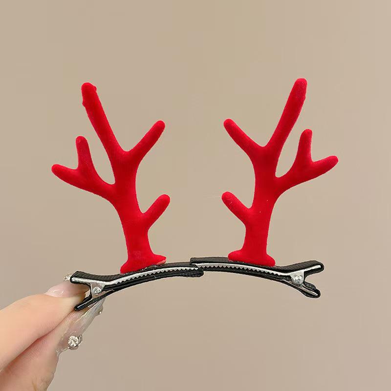 

Christmas Antler Tree Hair Clip: Cute Plush Holiday Accessory for Girls