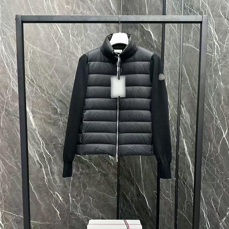 

В наявності: Жіноча пухова куртка з вовняного трикотажу в стилі печворк - Осіння/Зимова Тепла, Приталена та Зручна зі стійкою Medium чорний