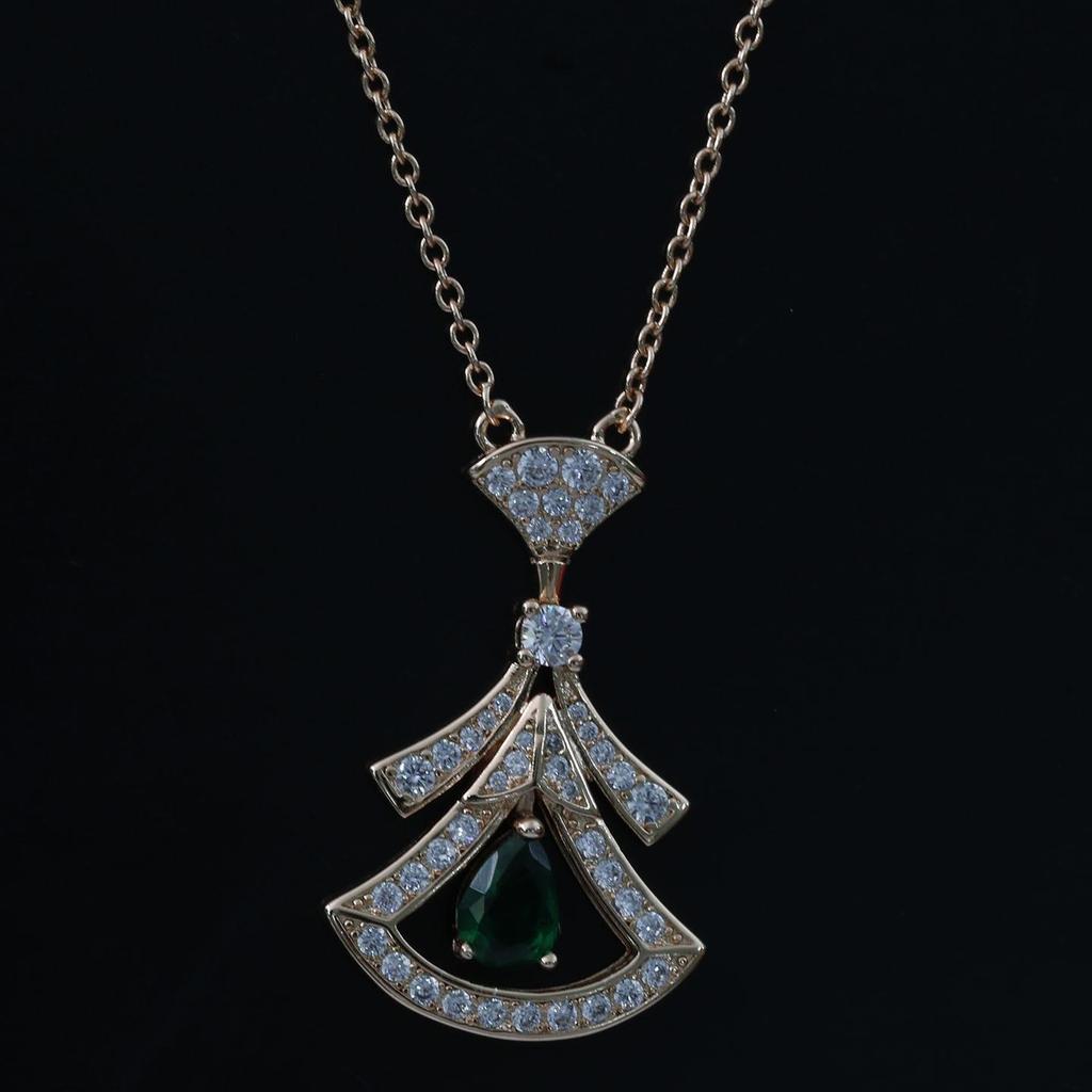 Baojia Luxury Ruby Diamond Clavicle Necklace for Women
