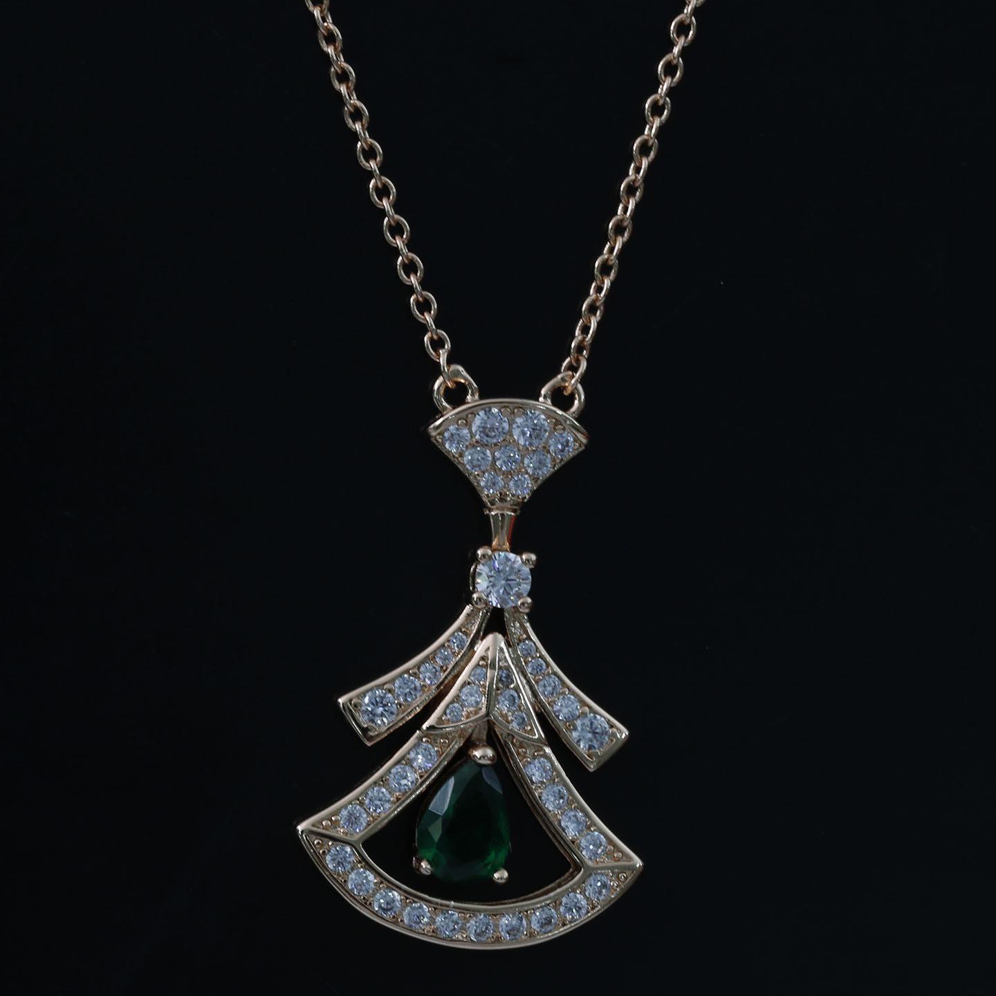 

Baojia Luxury Ruby Diamond Clavicle Necklace for Women