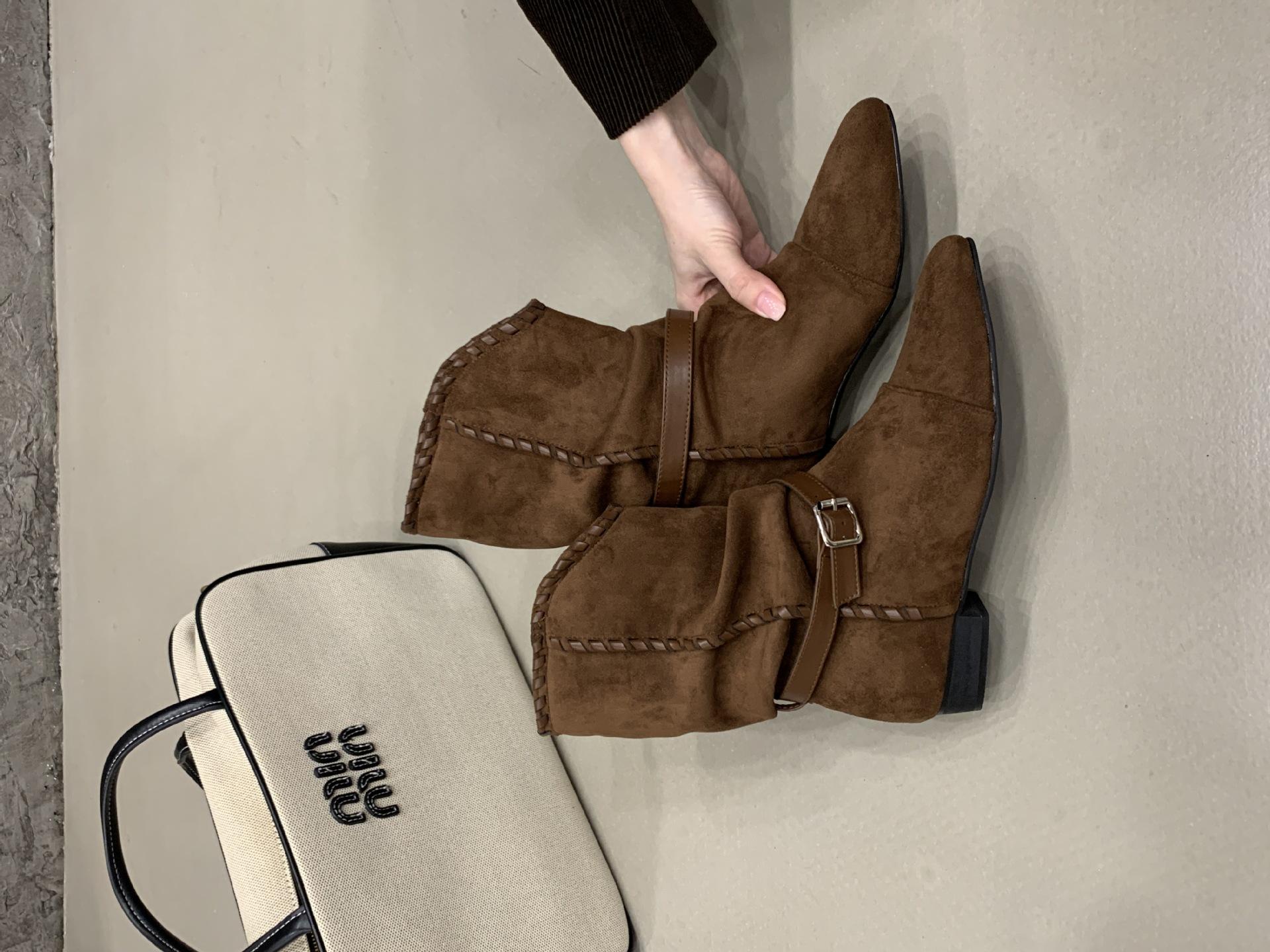 

Vintage matte leather pointed pleated pile boots 2025 new single boots square heel short western cowboy boots women 39 коричневый