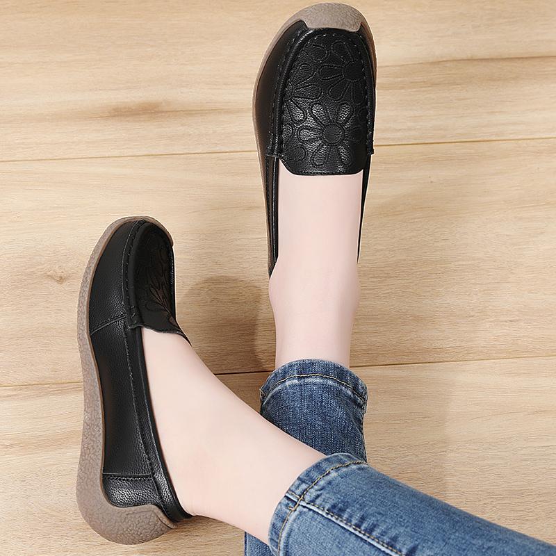 Women Black Moccasins Driving Shoes Flats Casual Nurse Shoes Loafers Maternity Flower Embroidery Office Shoes Large Size