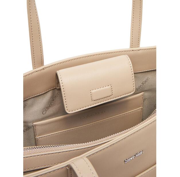 Сумка Calvin Klein Calvin Klein Ck Must Medium Shopper W/Pocket K60K613019 бежевый